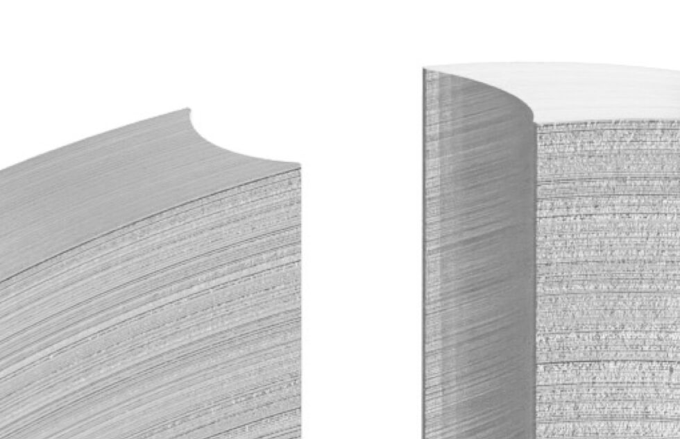 Detailaufnahme von runder Aluminiumscheibe mit langen Einfräsungen und kreisförmigem Ausschnitt in der Mitte